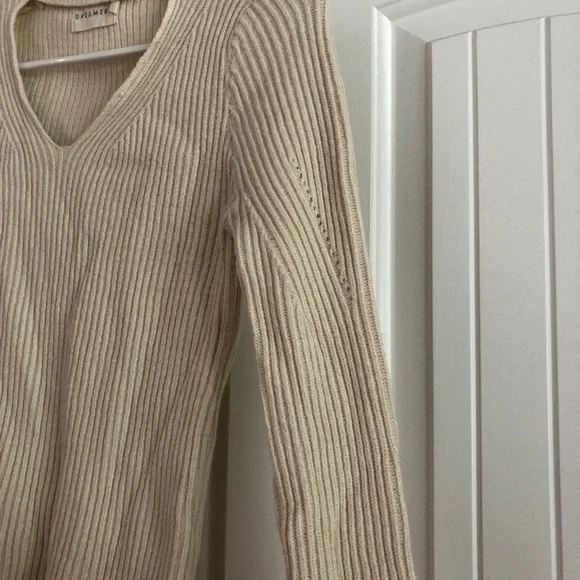 DREAMERS Sweater - Picture 6 of 7